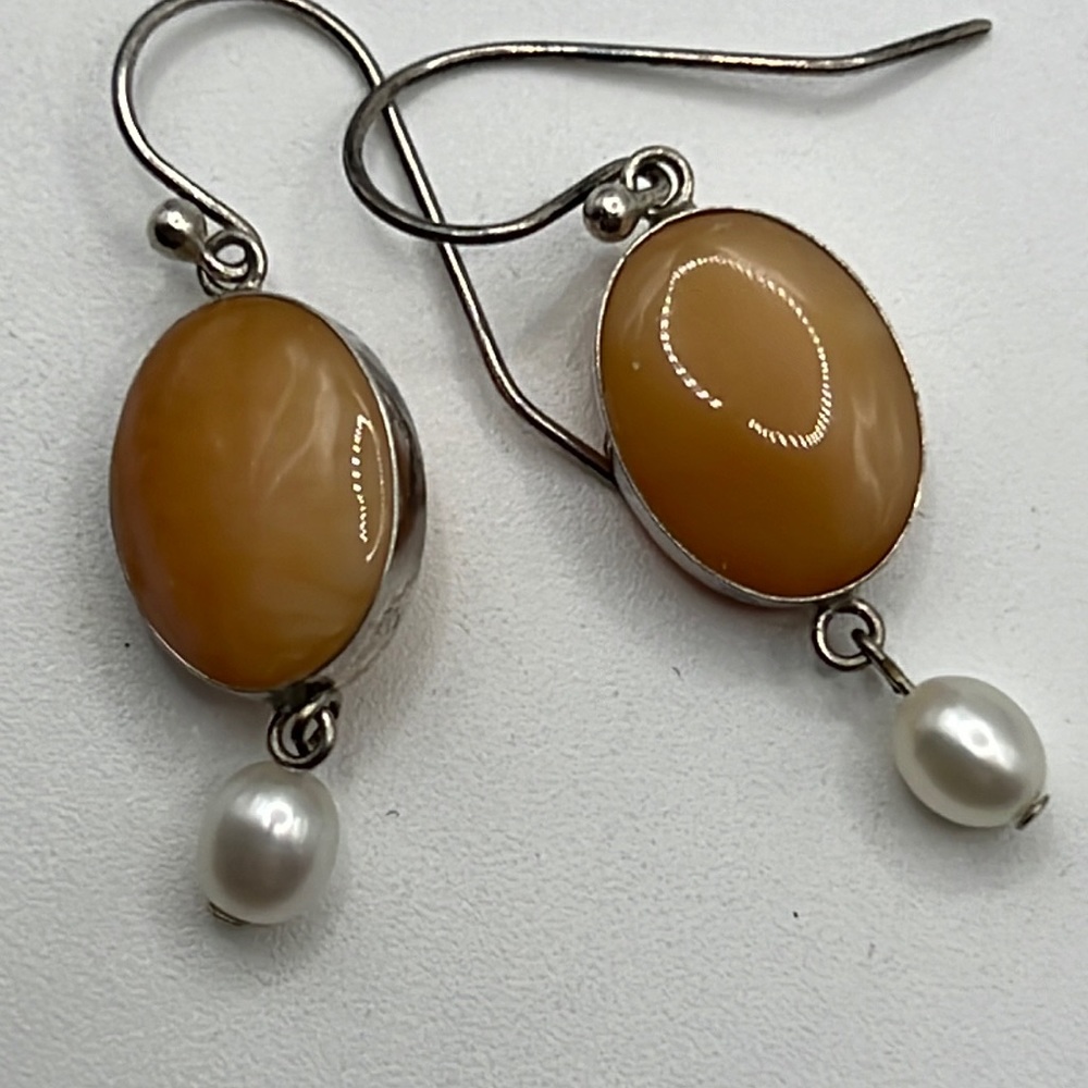 PEACH AGATE AND STERLING SILVER EARRINGS WITH PEARLS